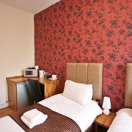 Central Studios Gloucester Place By Roomsbooked Челтнем Екстер'єр фото