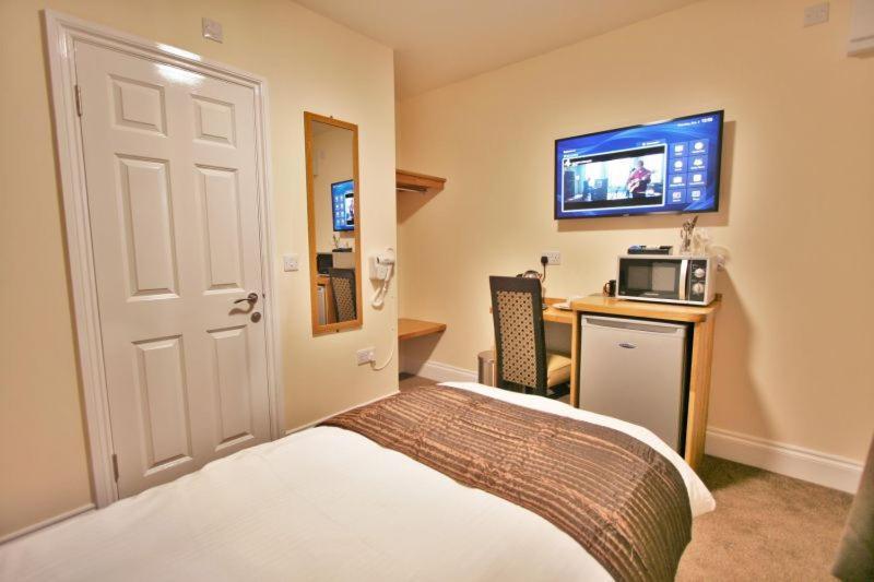 Central Studios Gloucester Place By Roomsbooked Челтнем Екстер'єр фото